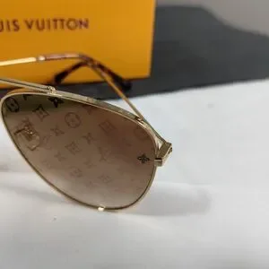 Louis Vuitton Women\'s Aviator Sunglasses Metal Print Louis Vuitton Metal Monogram The LV Pilot Sunglasses Z1782U  main image 4